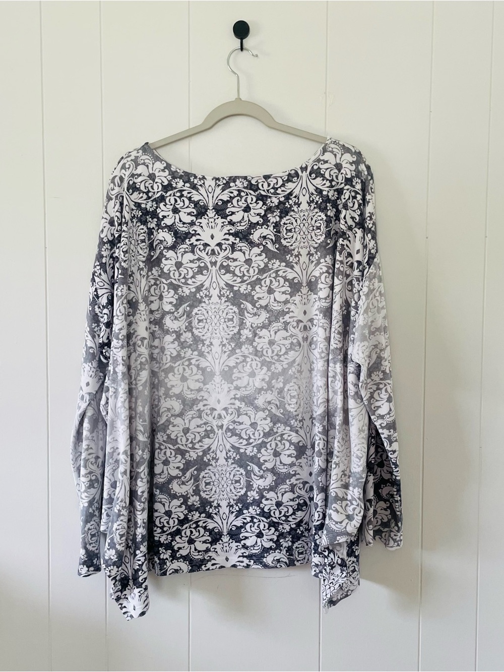 Women's Black & White Printed Long Sleeve Top - Picture 7 of 9